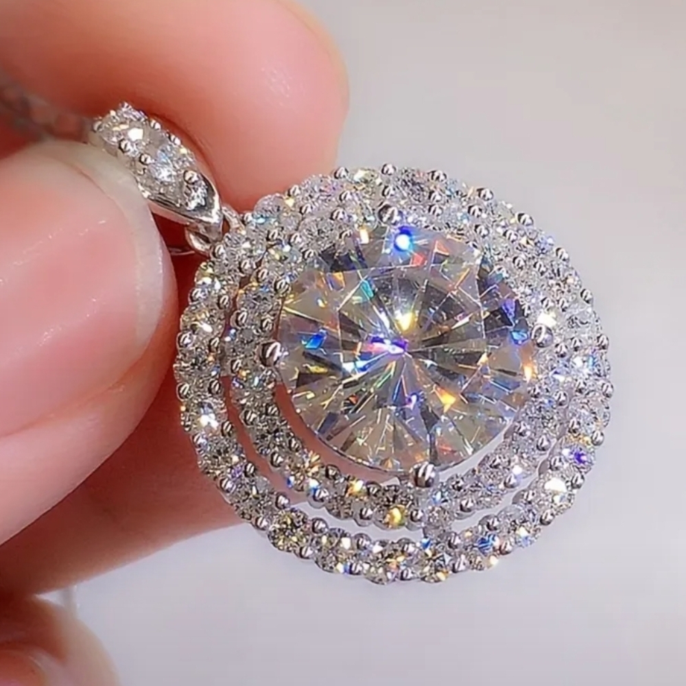 Elegant Silver Crystal Pendant Necklace